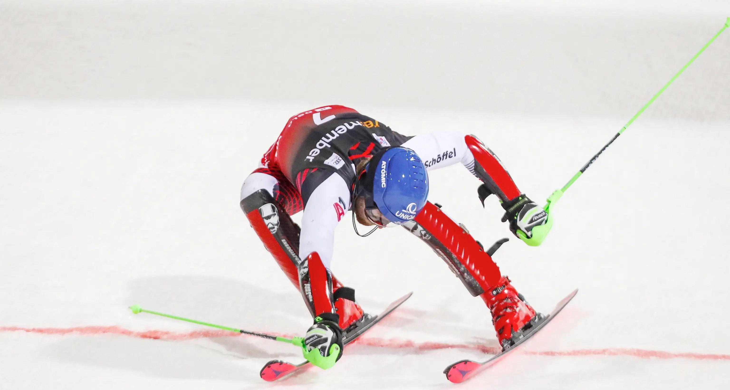 Marco Schwarz e Petra Vlhova vincono il parallelo di Coppa del Mondo a Oslo