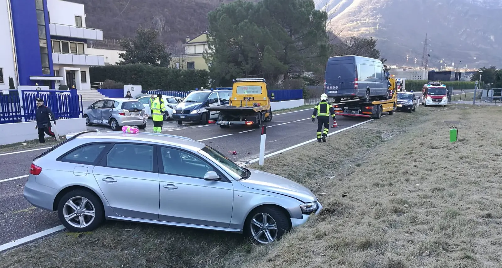 Scontro tra auto e furgone Quattro feriti a Marani di Ala