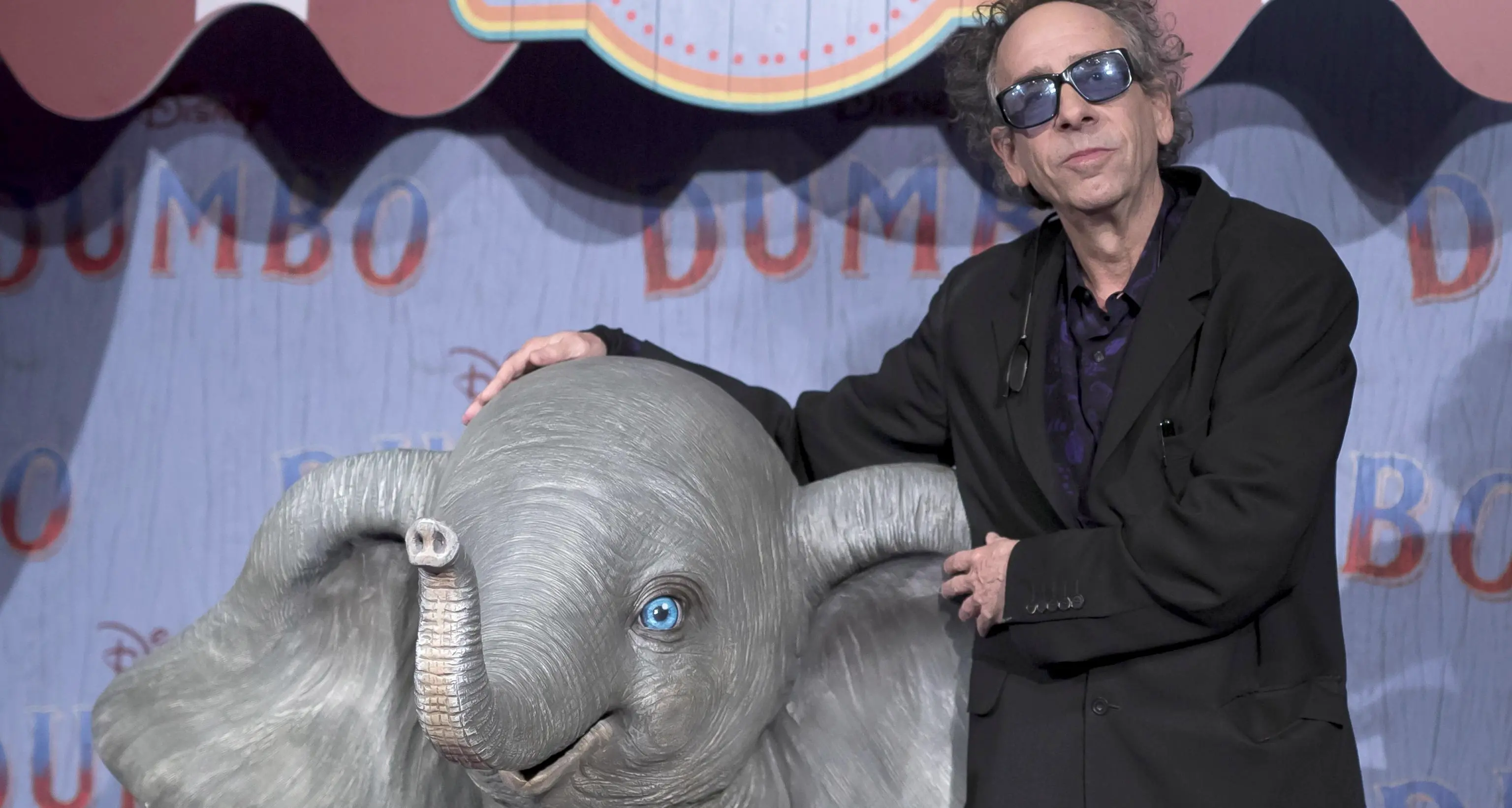 Domani esce il remake di Dumbo l'ha girato Tim Burton, ma è un film molto Disney