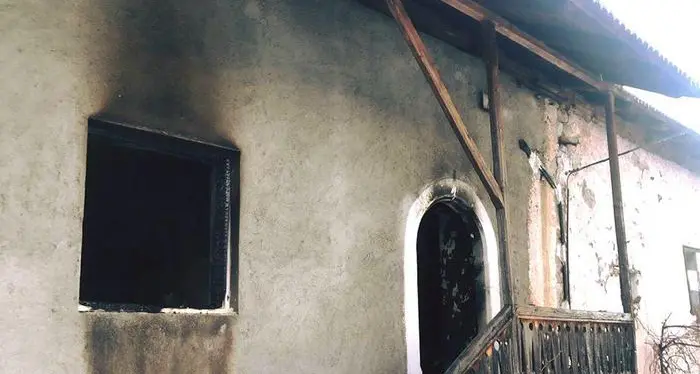 In fiamme un antico maso sul Renon