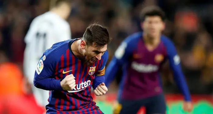 Su maglie Barca nomi giocatori in cinese, come l'Inter
