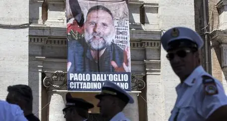 Padre Dall'Oglio sarebbe vivo in mano all'Isis