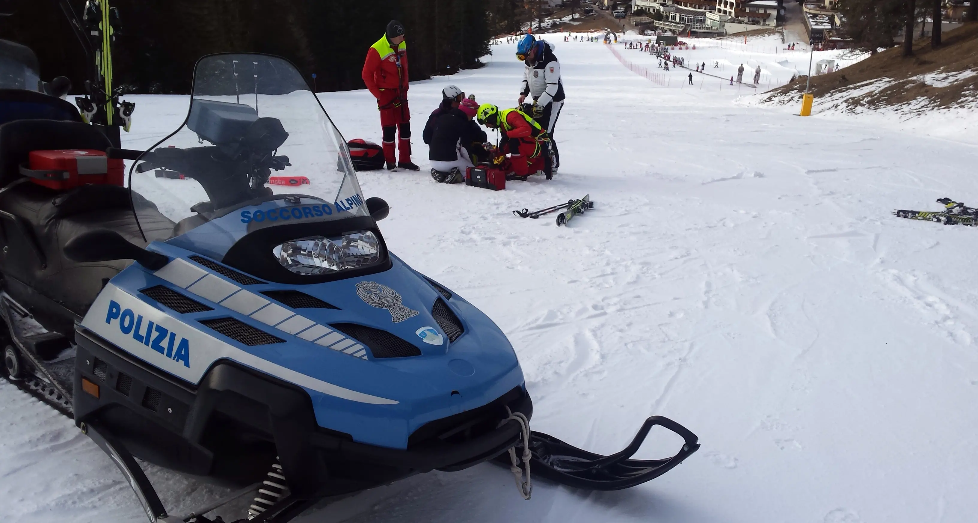 Malore in pista, bambina salvata dalla polizia
