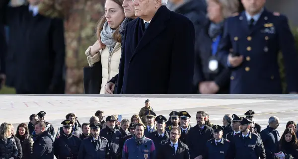 Polemica in rete: «codazzo» per Battisti a Ciampino, pochi per l’arrivo di Megalizzi
