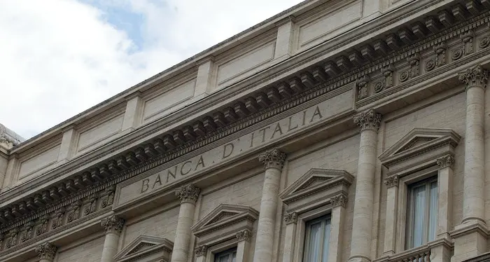 Allarme Bankitalia: rischio recessione Di Maio si arrabbia: stime apocalittiche