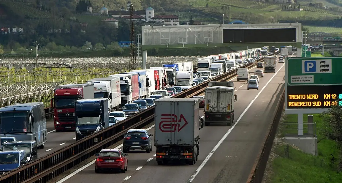 Traffico intenso in A22, code tra Vipiteno e Brennero