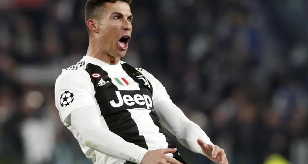 Cristiano Ronaldo e il gestaccio per umiliare Simeone: la Uefa apre l'inchiesta, rischia due turni