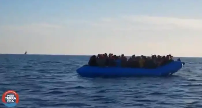 Ong soccorre 50 migranti Ma arriva lo stop del Viminale