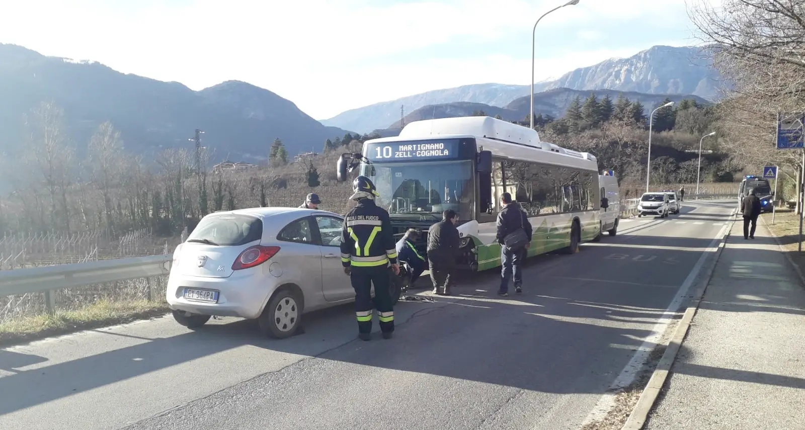 Martignano: frontale con l'autobus fermo, gravissima