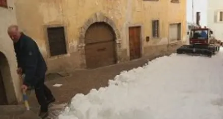 Sabato la Ciaspolada, grande sforzo per fare il tracciato con poca neve