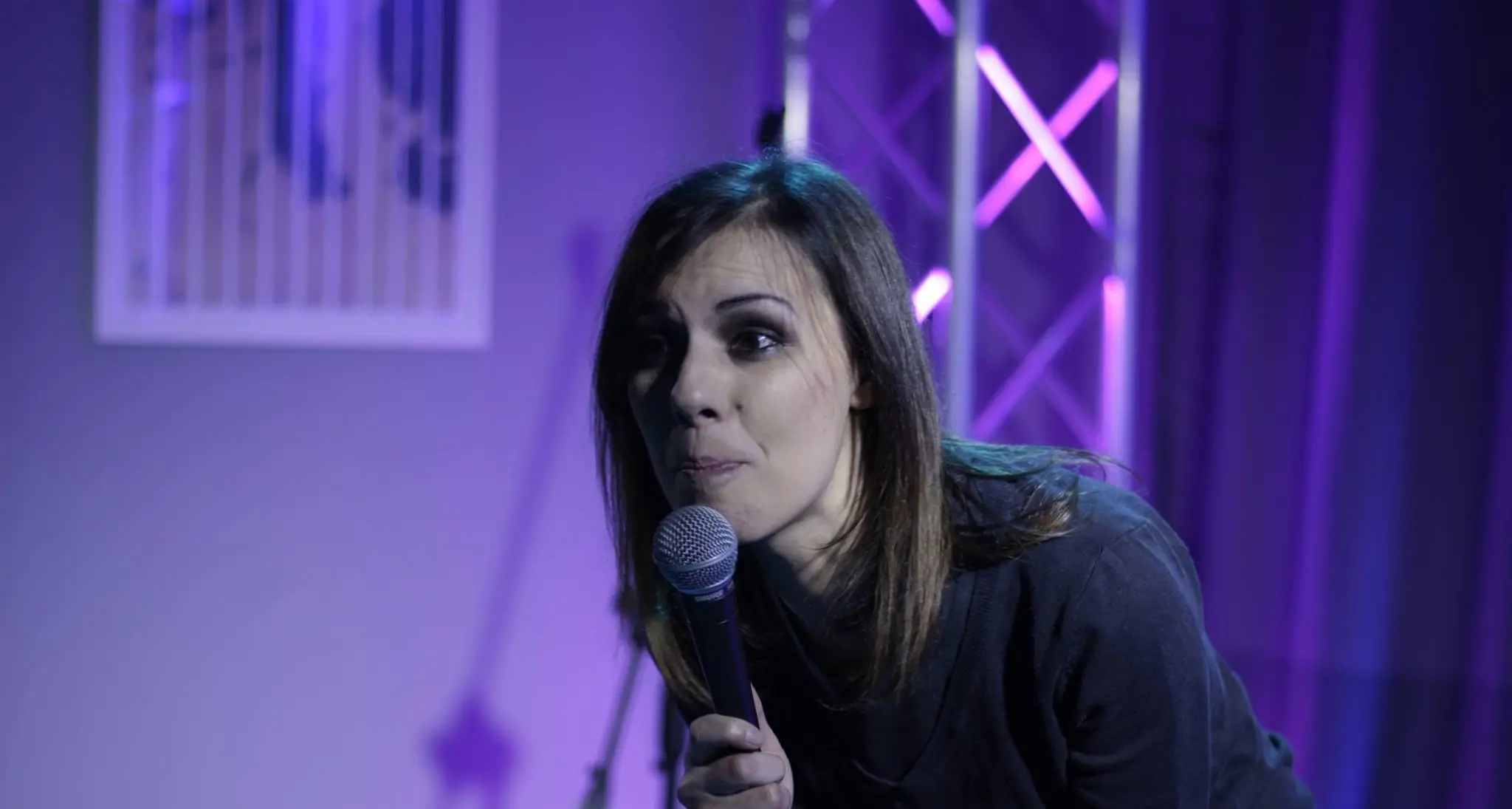La stand up comedy di Chiara Avanzo con “Alter Ego” alla Bookique