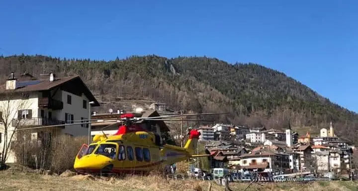 Motociclista contro una vettura: grave un giovane di Fierozzo nello scontro a Rizzolaga