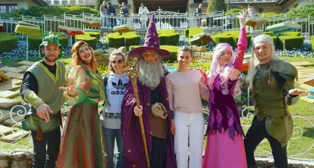 Gardaland ha inaugurato la stagione Tania Cagnotto e Francesca Dallapè testimonial della «magia»