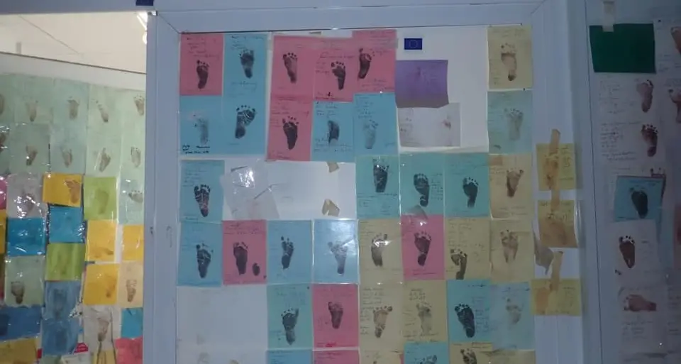 Ecco i piedini dei profughi neonati nell'ospedale tutto «trentino» al campo profughi in Giordania