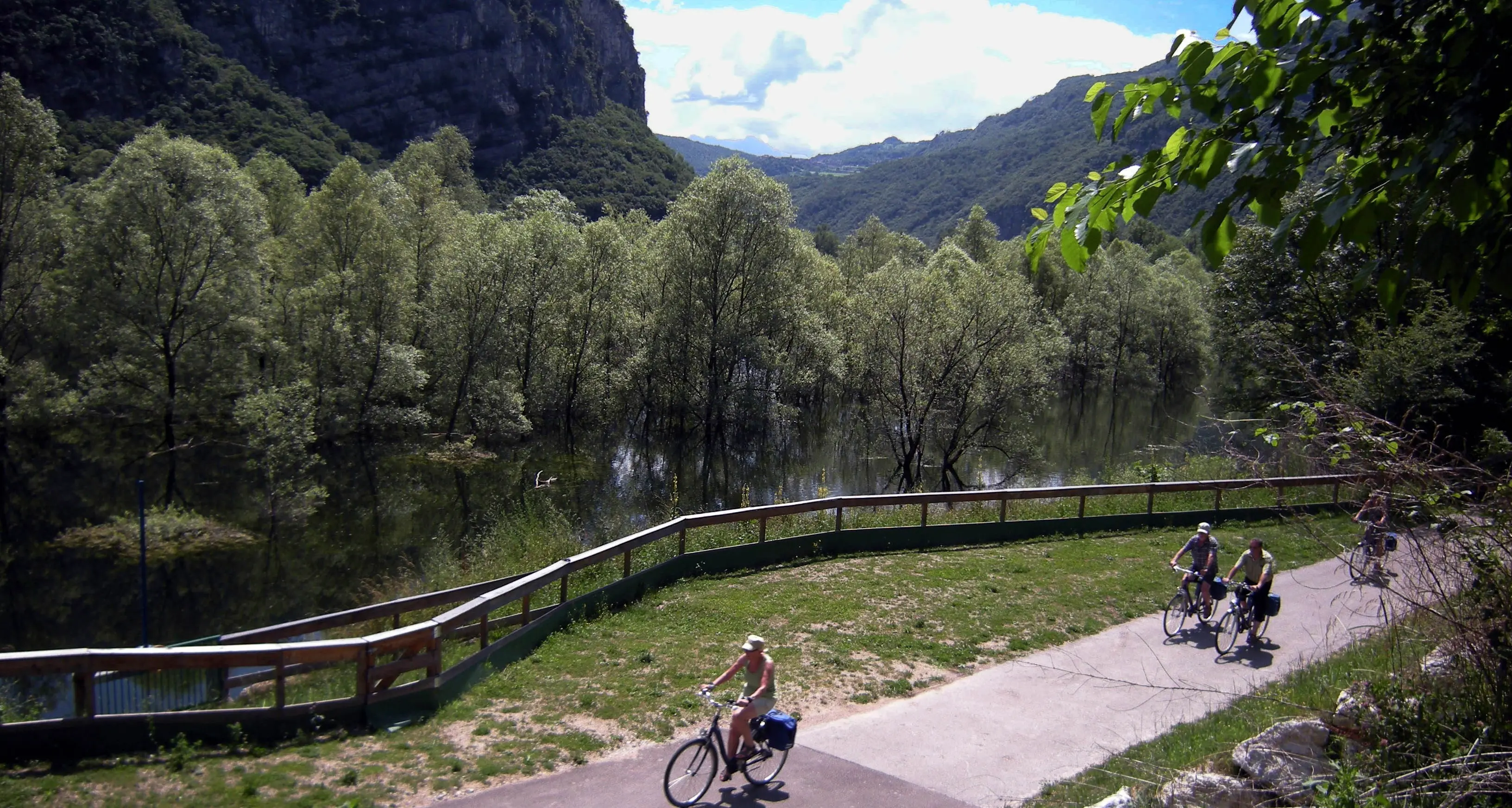 Il ciclo-turismo cresce il Trentino è meta «top» la clientela è europea