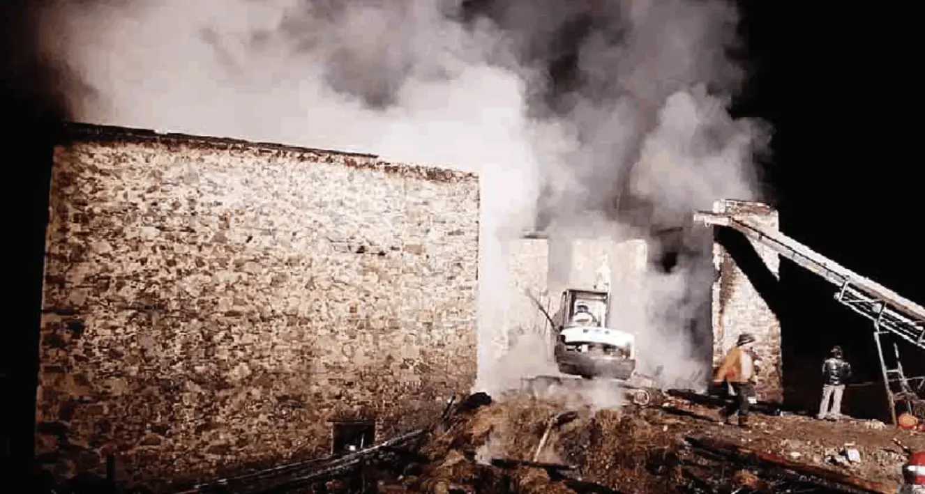 Stalla in fiamme, salvi trenta cavalli a Caoria