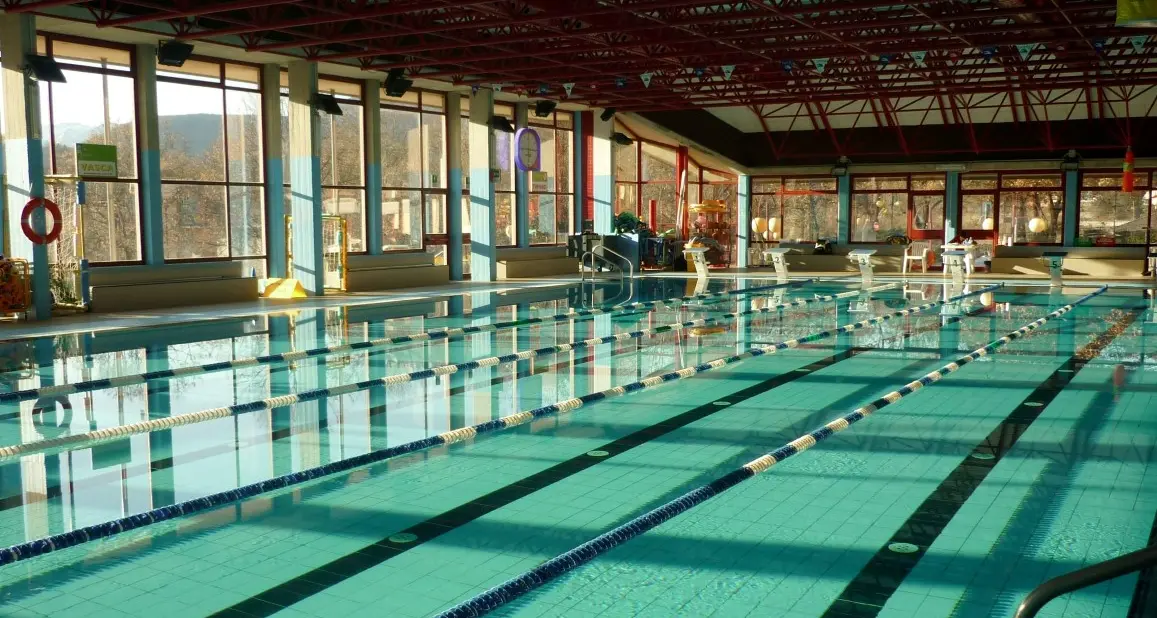 Fuga di gas a Levico Evacuata la piscina