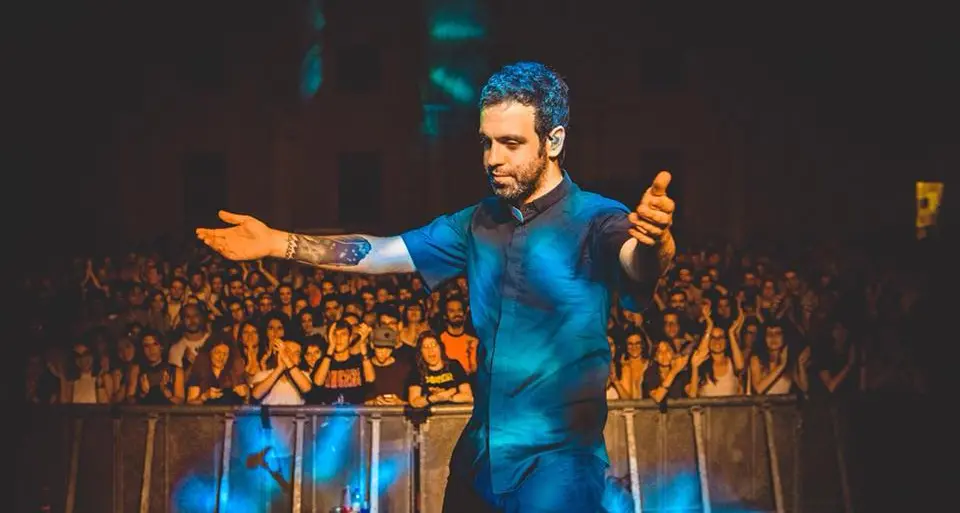 Sabato a Faver le note di Colapesce raccontato dalle foto di Cargnoni