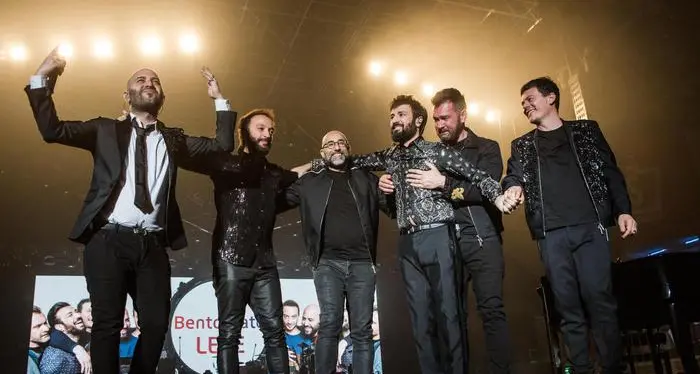 Negramaro sul palco, a sorpresa suona anche Lele