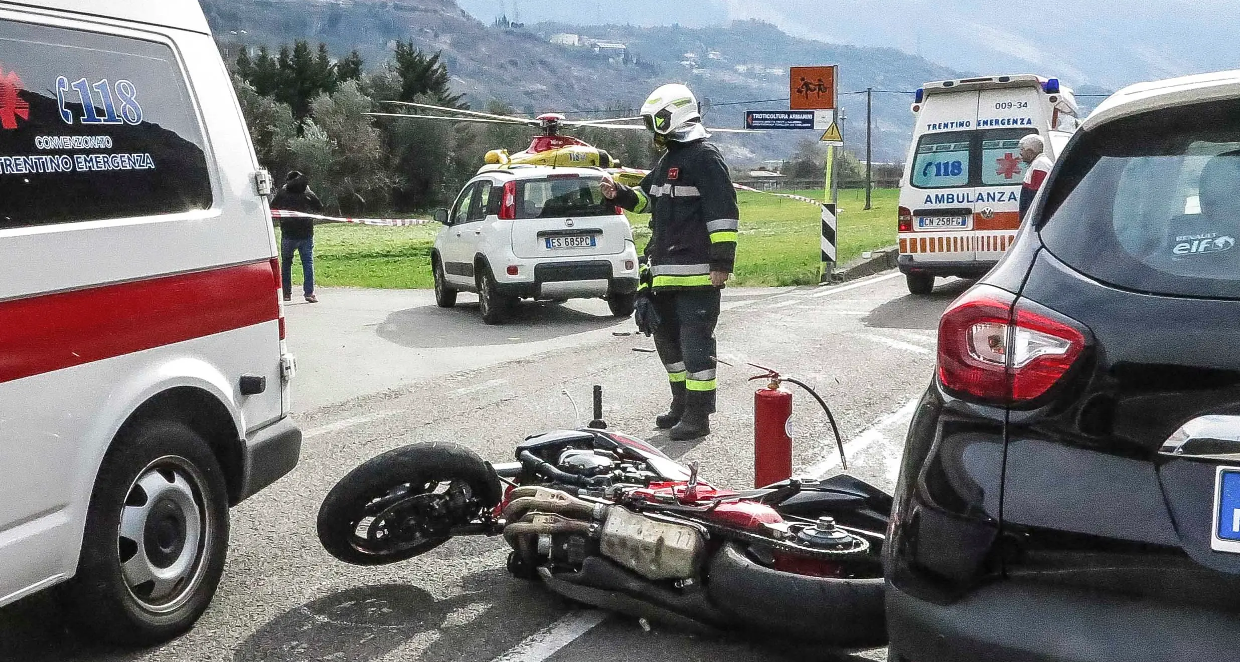 Schianto al Linfano, ferito un motociclista