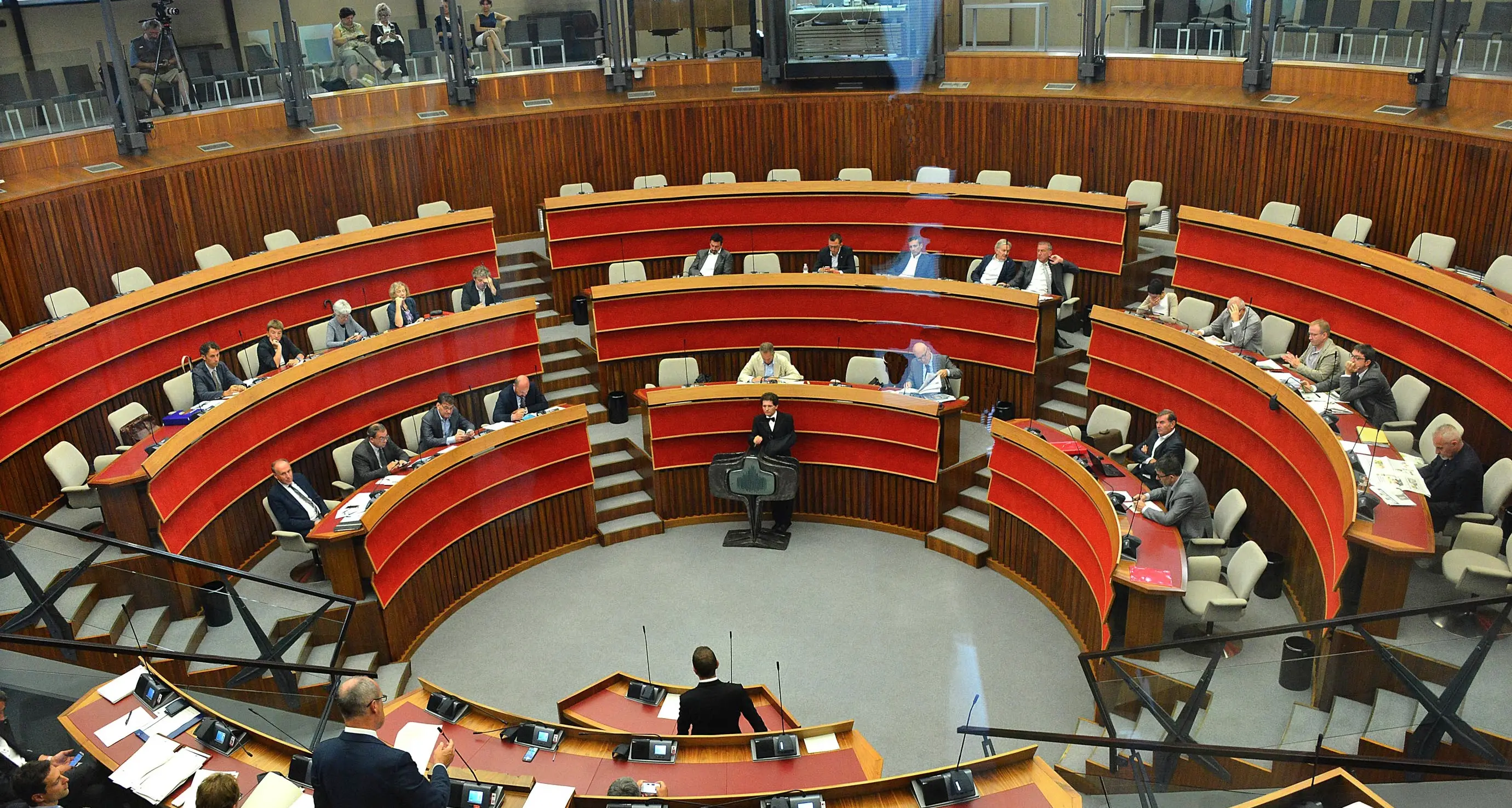 Ora è ufficiale: ecco il nuovo consiglio Bezzi rimane fuori per un solo voto
