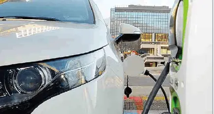 De e Alperia, alleanza regionale per l'auto elettrica: in 3 anni colonna di ricarica ogni 20 km