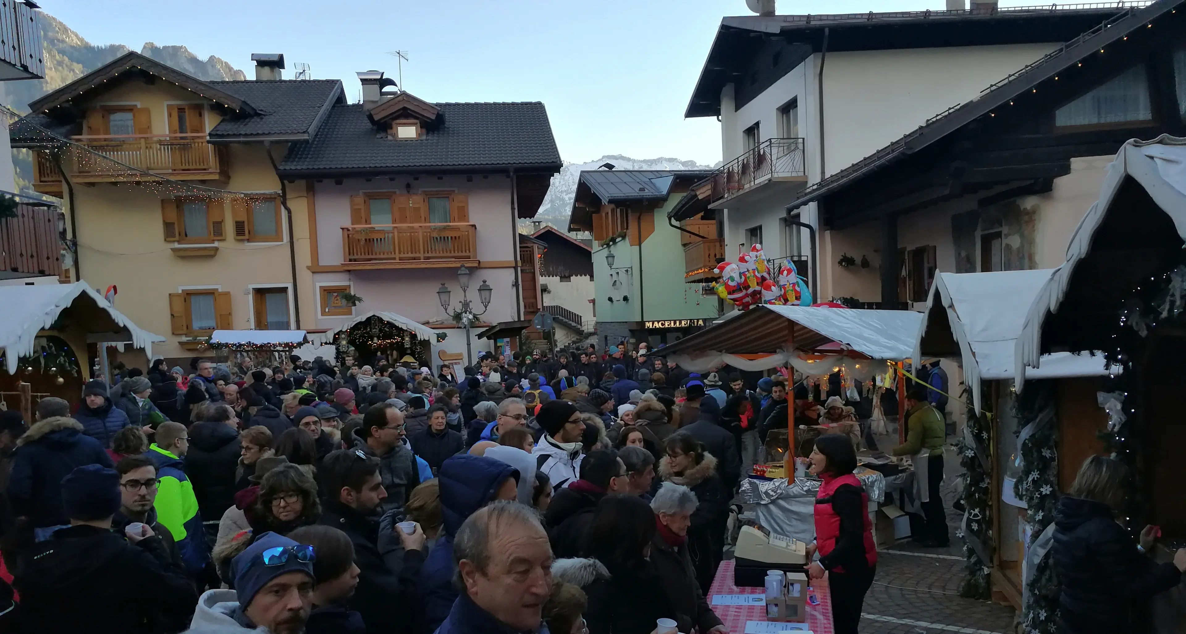 Siror: Mercatino di successo, ma snobbato dai politici