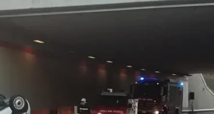 Val di Non, incidente a Taio: auto si rovescia lungo la statale