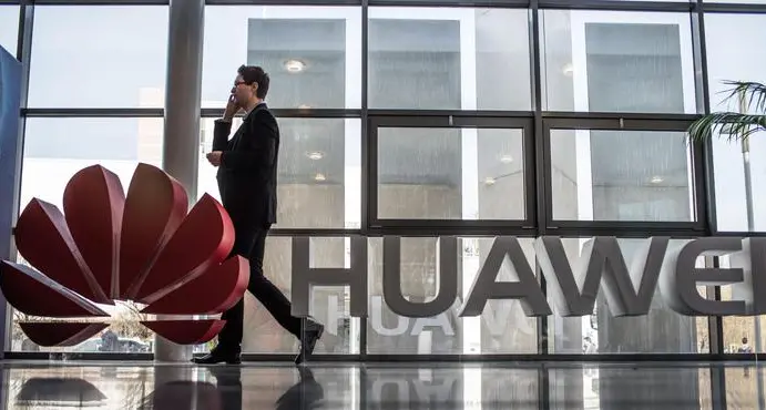 Huawei nel mirino di Trump: Google vieta le sue app sui telefonini made in China