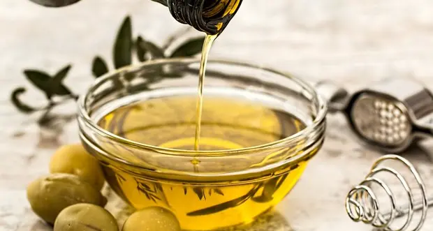 Coldiretti, nel 2019 olio straniero in 2 bottiglie su 3
