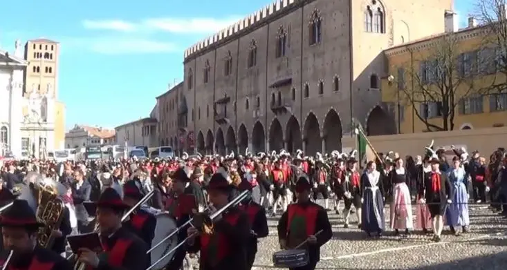 Gli Schützen a Mantova per ricordare Hofer, ma non con gli skinheads