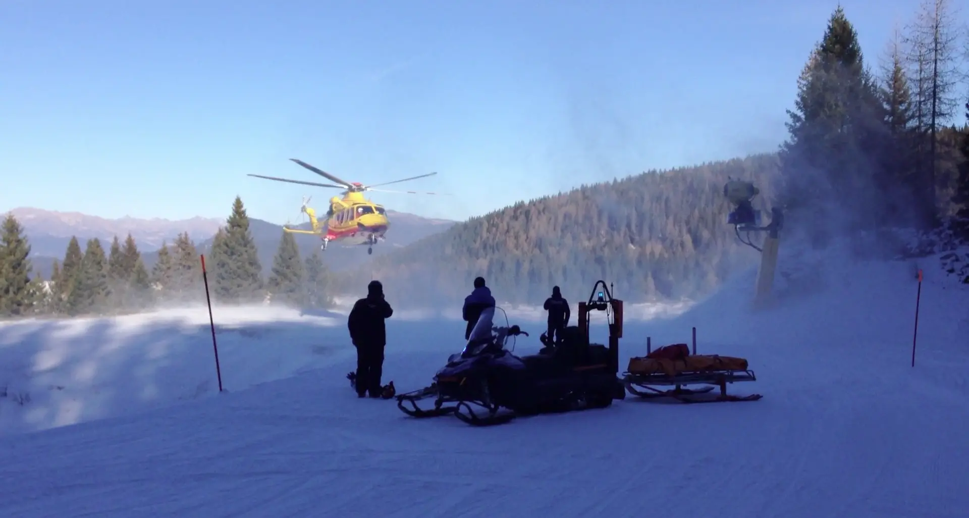 Passo Coe, bimbo di 5 anni travolto in pista da un 14enne