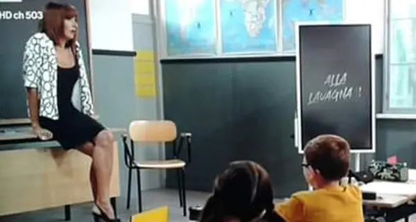 Luxuria in tv spiega i trans ai bimbi: scoppia la polemica