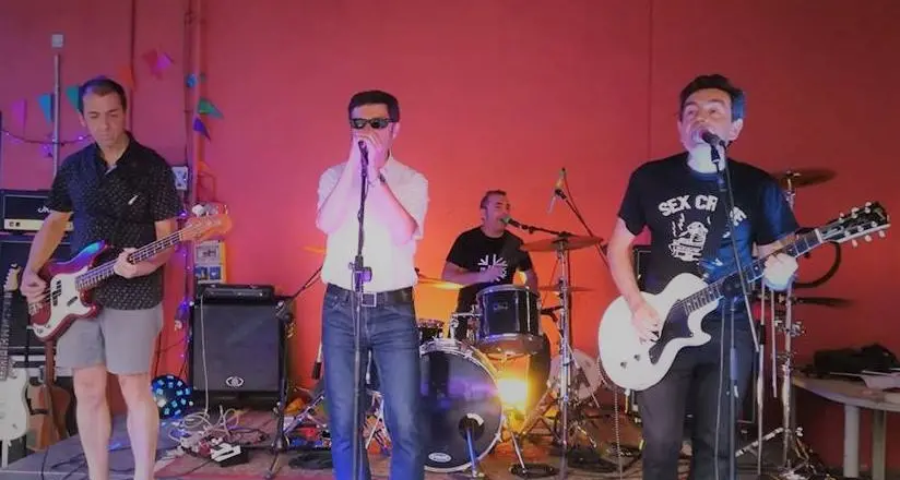 Stasera al Porteghet l'energia garage dei Sick Rose