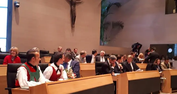 Una petizione con 5mila firme contro una giunta Svp-Lega
