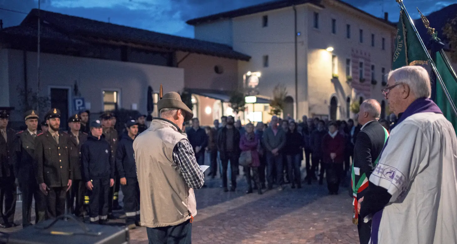 Caduti del 4 novembre, Nomi ricorda anche le donne