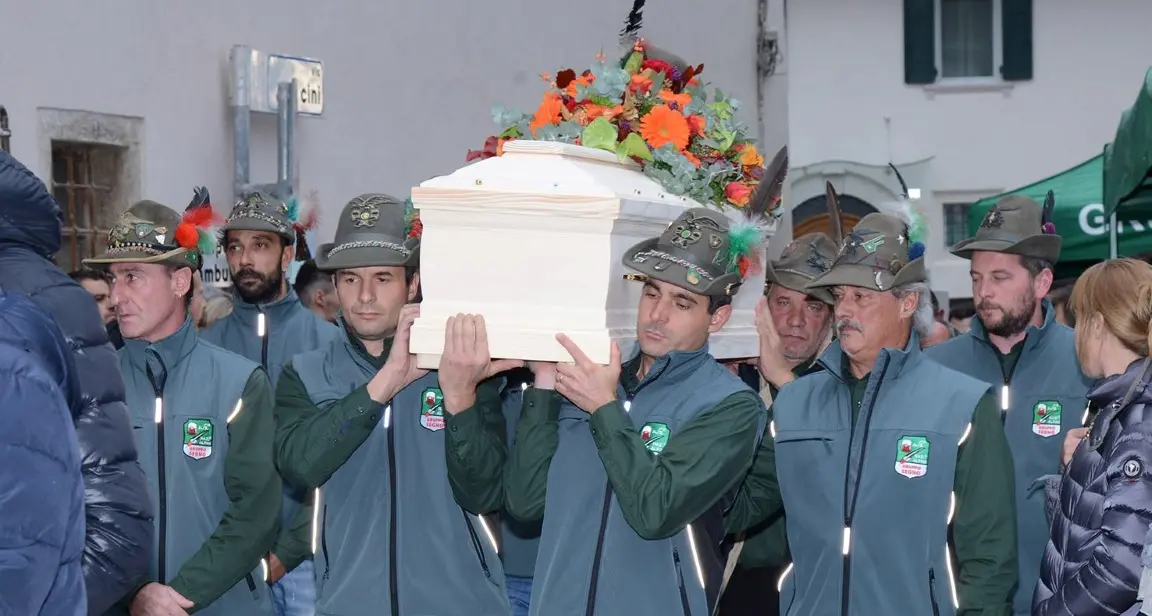 Un'intera valle in lacrime per l'addio a Denis Magnani