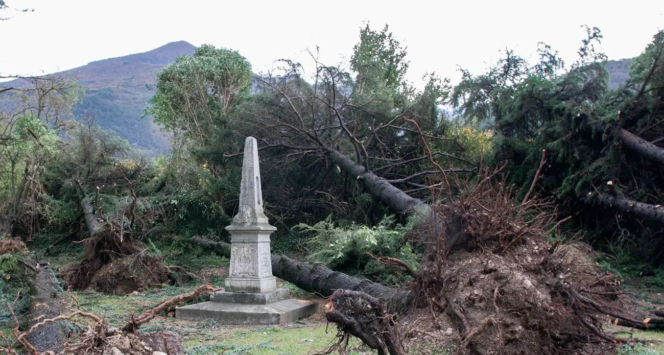 Il monumento resiste al maltempo