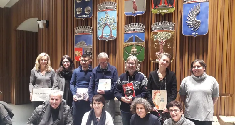 Donati 1600 libri alle scuole di Rovereto