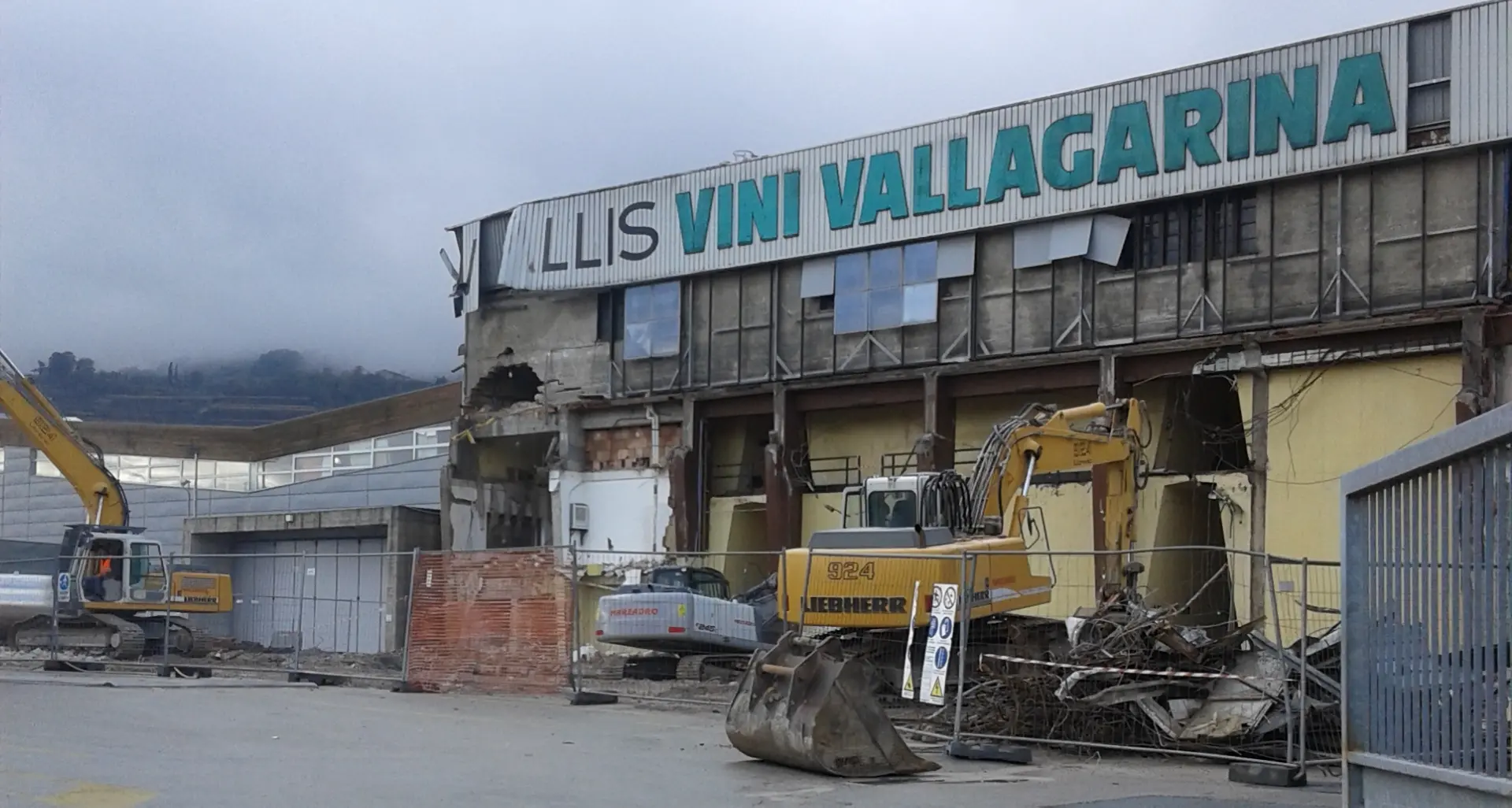 Vivallis, già un pezzo di storia Iniziata la demolizione