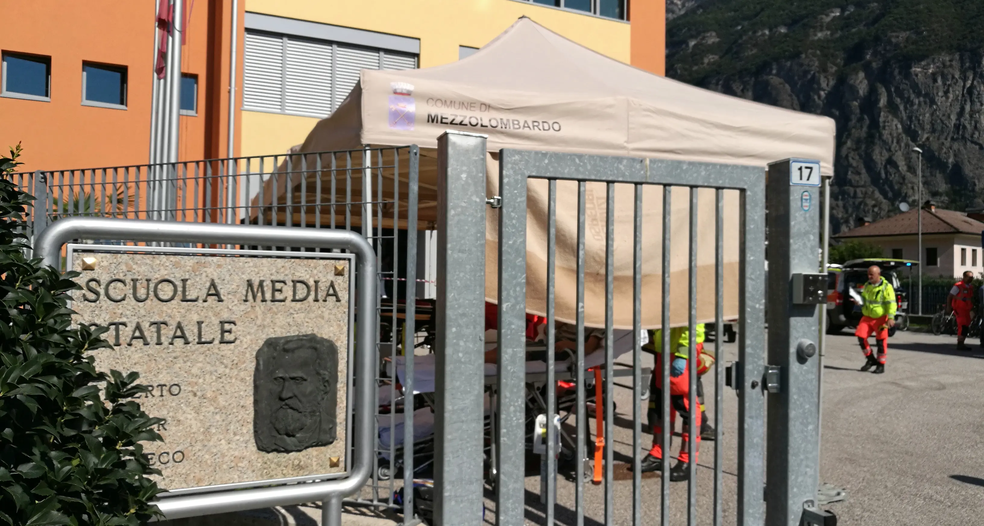 Il Comune di Mezzolombardo fa causa per gli infissi delle scuole medie