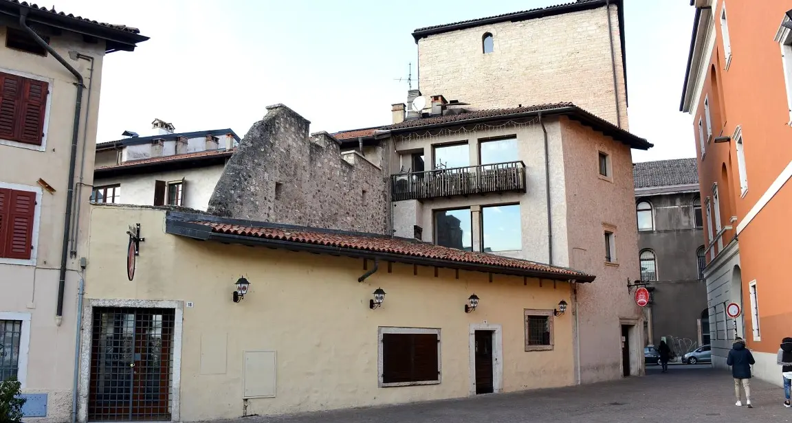 Roccaforte chiusa per una crepa Ristrutturazione per riaprire