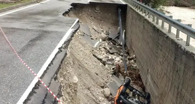 \"All'improvviso la voragine e l'acqua mi ha sommerso\"