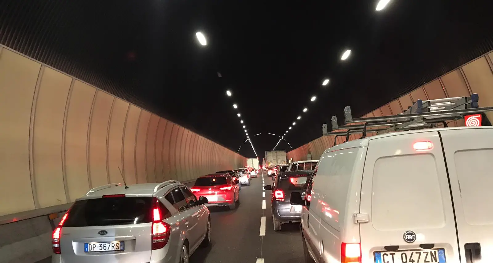 Ancora cavi penzolanti in galleria: lunghe code sulla Valsugana verso Pergine