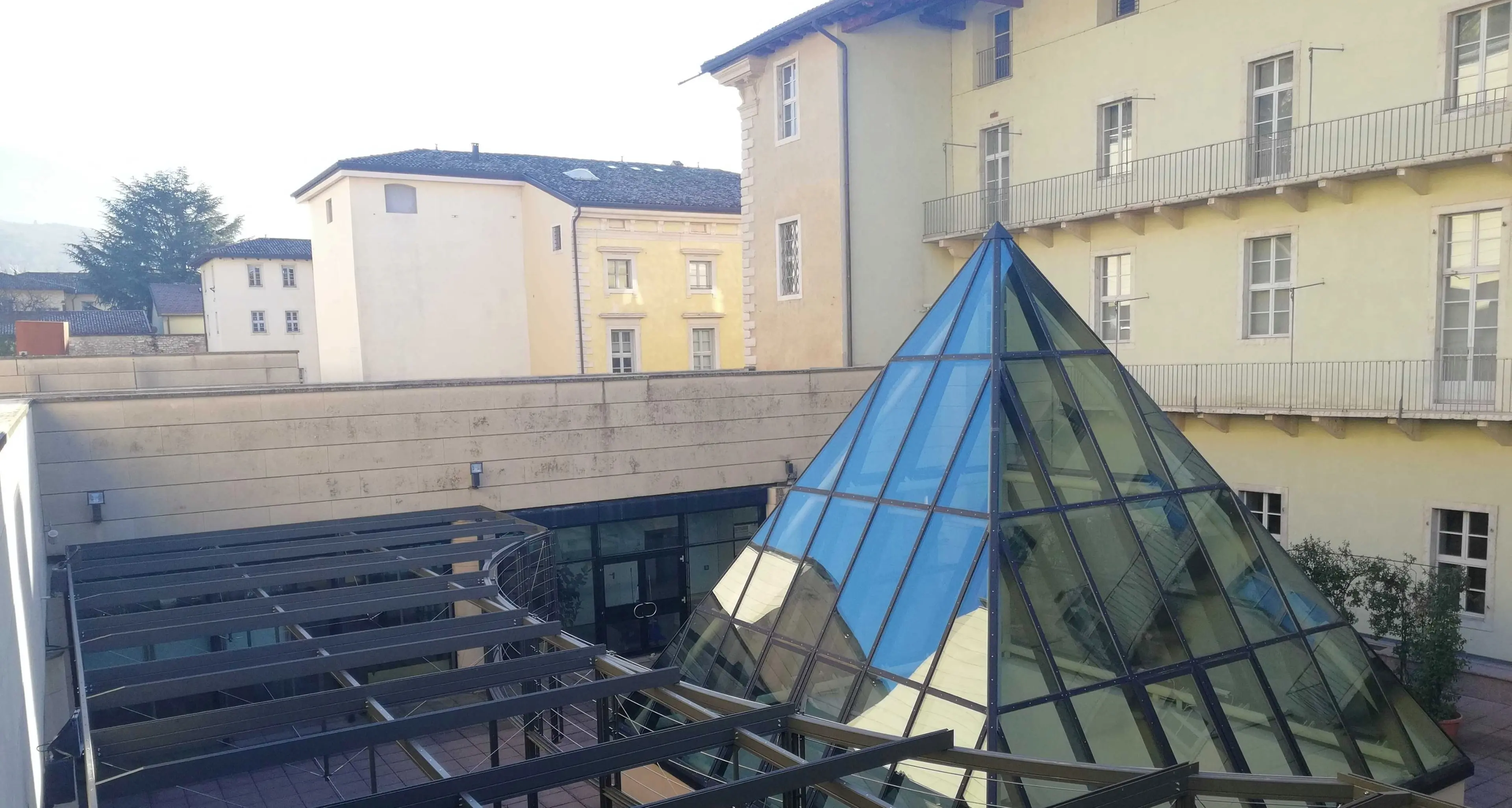 Nuova piazza dentro la biblioteca