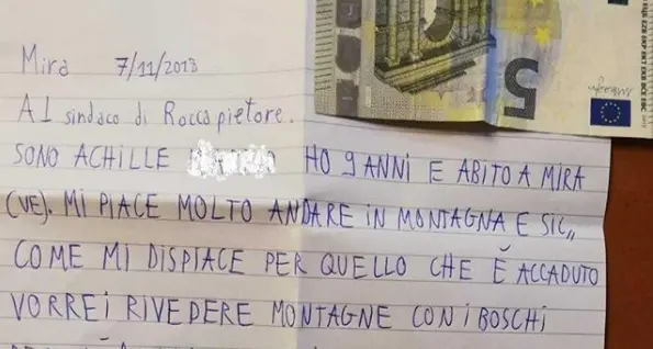 Strage di alberi, il bambino manda 5 euro al Comune