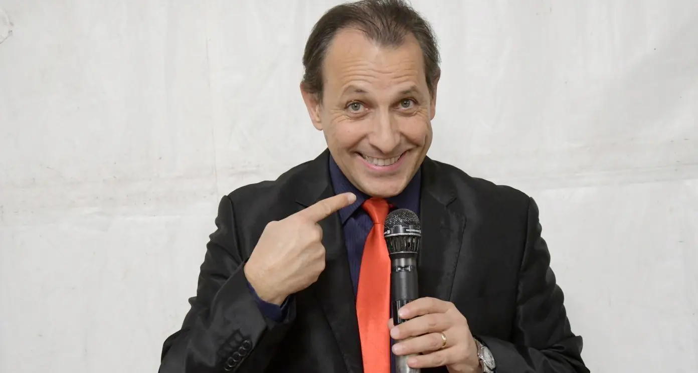 Il cabarettista che canta il Natale