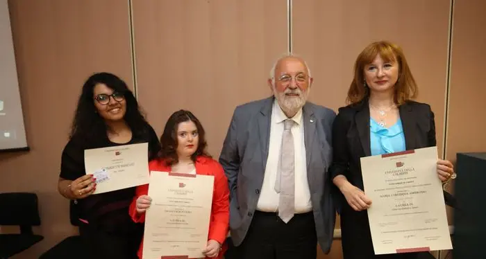 Madre e figlia down si laureano nello stesso giorno: premiate