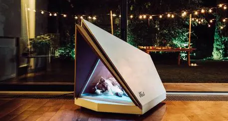 Cuccia hi tech per i cani: ripara da fuochi artificio
