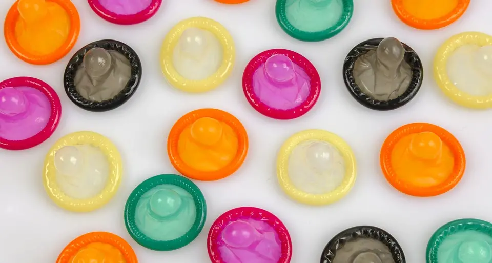 Manovra, la proposta 5 Stelle Under 26, contraccettivi gratis